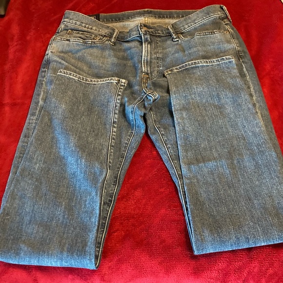 Abercrombie and Fitch men’s super skinny stretch jeans in medium denim. - Picture 5 of 7